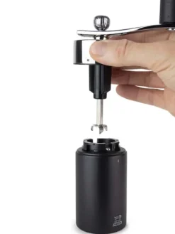 Hot Isen Manual wooden nutmeg mill in matt black, 16cm Speciality Spice Mills