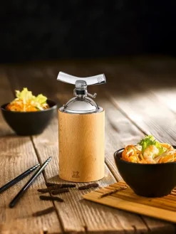 Hot Isen Wooden pepper mill for long peppers and large peppercorns, 16cm Pepper|Pepper Mills