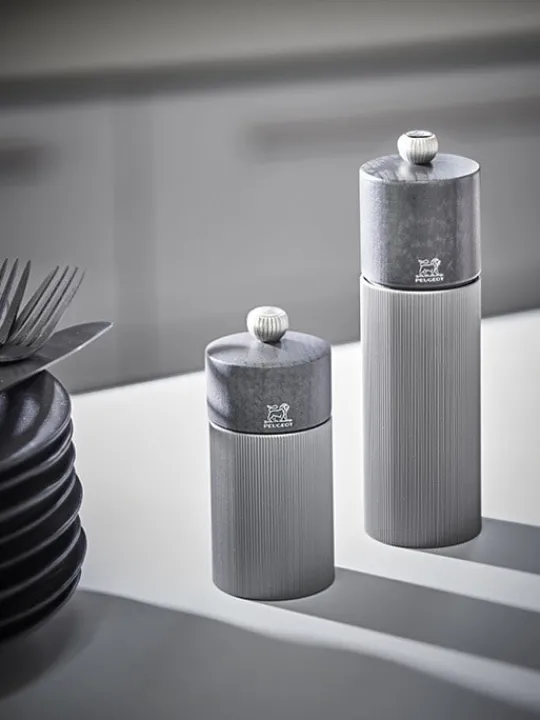Fashion Line Manual aluminium and wooden salt mill, graphite, 18 cm Salt|Salt Mills