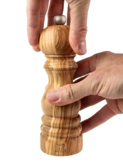 Store Paris Manual salt mill in olive wood, 18cm Salt|Salt Mills
