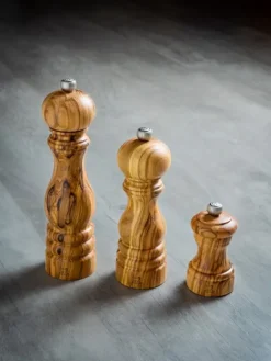 Store Paris Manual salt mill in olive wood, 18cm Salt|Salt Mills