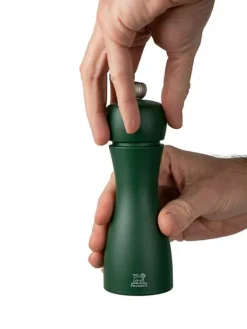 Discount Tahiti Set of manual beech wood salt and pepper mills in moss green & mint green, 15cm For The Host With The Most|For The Foodie
